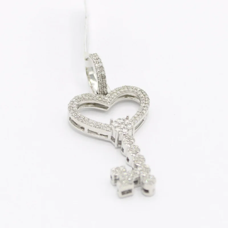 14K VS Diamond Heart Key Pendant White  Gold