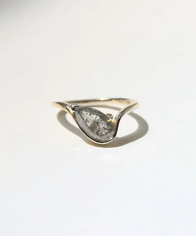 Crest Ring with Salt & Pepper Diamond