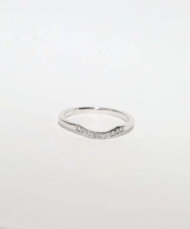 Curved Diamond Band (Shallow)