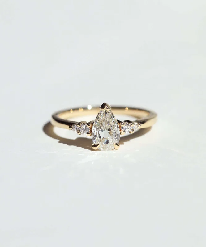 Ona Diamond Ring