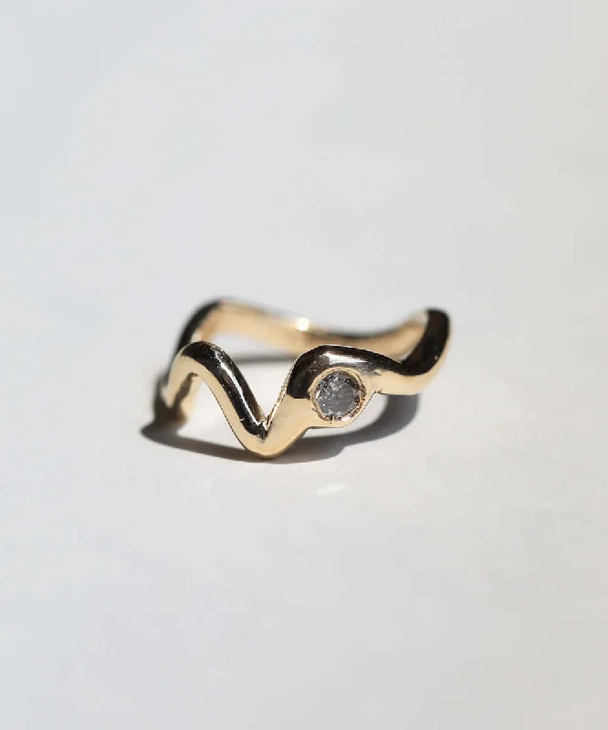 Ripple Ring with Diamond