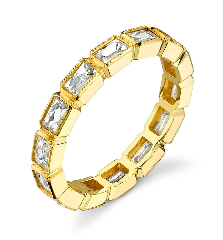 Single Stone 18k Gold Large "Julia" band with French Cut Diamonds