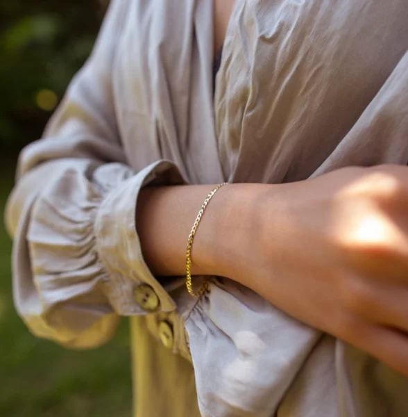 10ky Gold Curb Chain Adjustable Bracelet